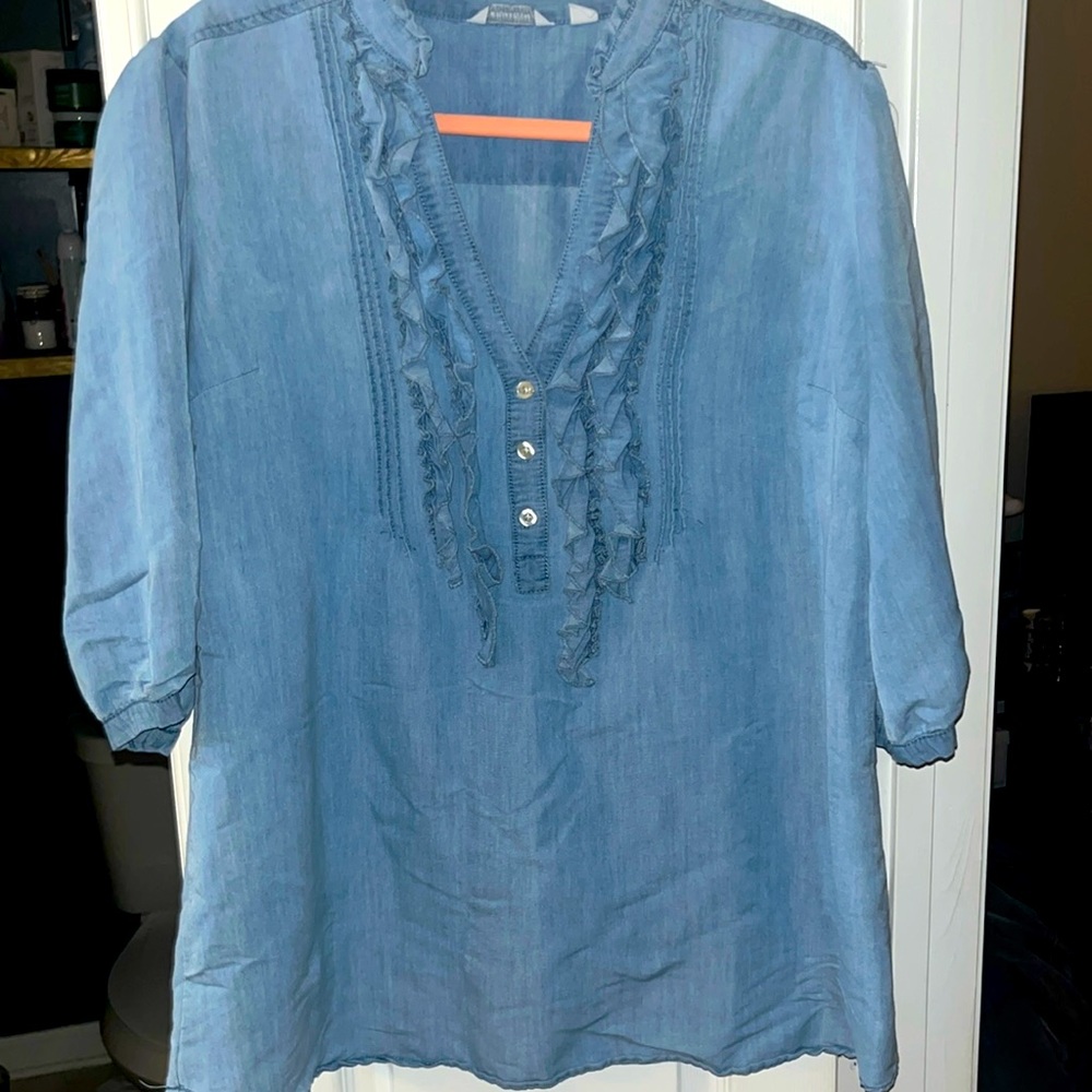 New York & Co.- Women XL Denim Wash Shirt with detail on the front. Gently worn.